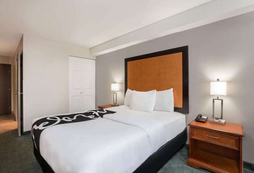 فندق La Quinta Inn By Wyndham Everett