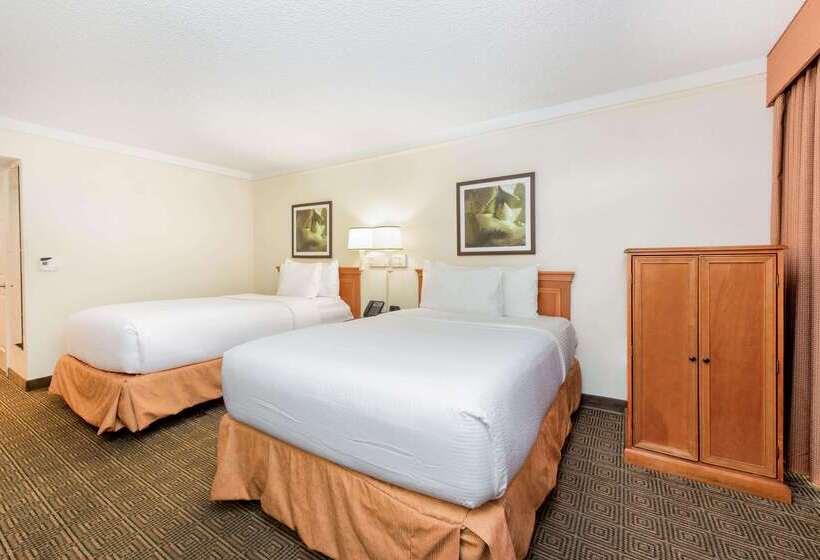 هتل La Quinta By Wyndham Ft Lauderdale Cypress Creek