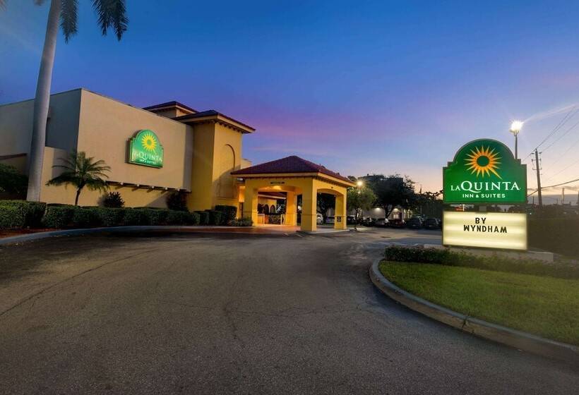 هتل La Quinta By Wyndham Ft Lauderdale Cypress Creek