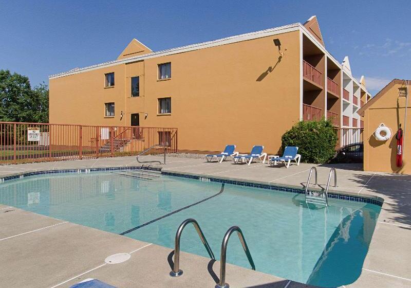 Отель Quality Inn And Suites