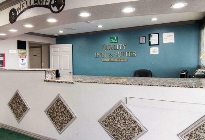 호텔 Quality Inn & Suites