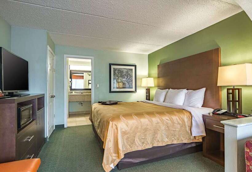 هتل Quality Inn Columbus Near Fort Moore