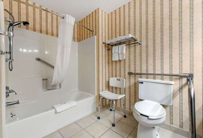 Отель Quality Inn