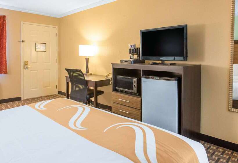 호텔 Quality Inn