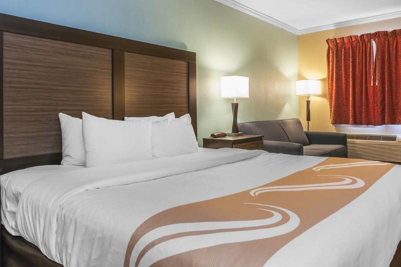 호텔 Quality Inn