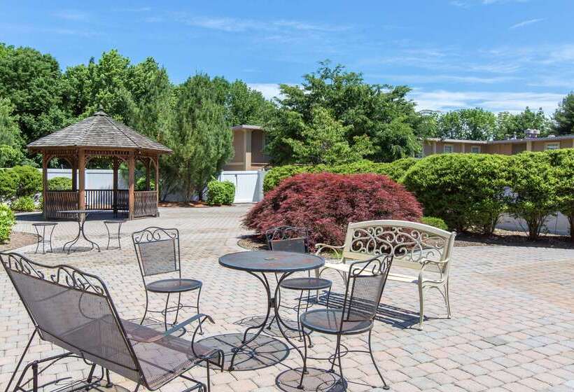בית מלון כפרי Quality Inn Ledgewood  Dover
