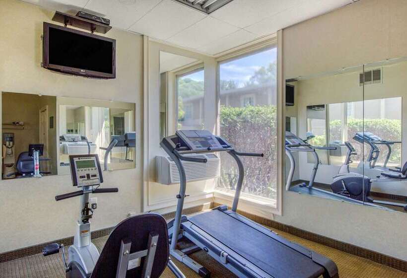 בית מלון כפרי Quality Inn Ledgewood  Dover