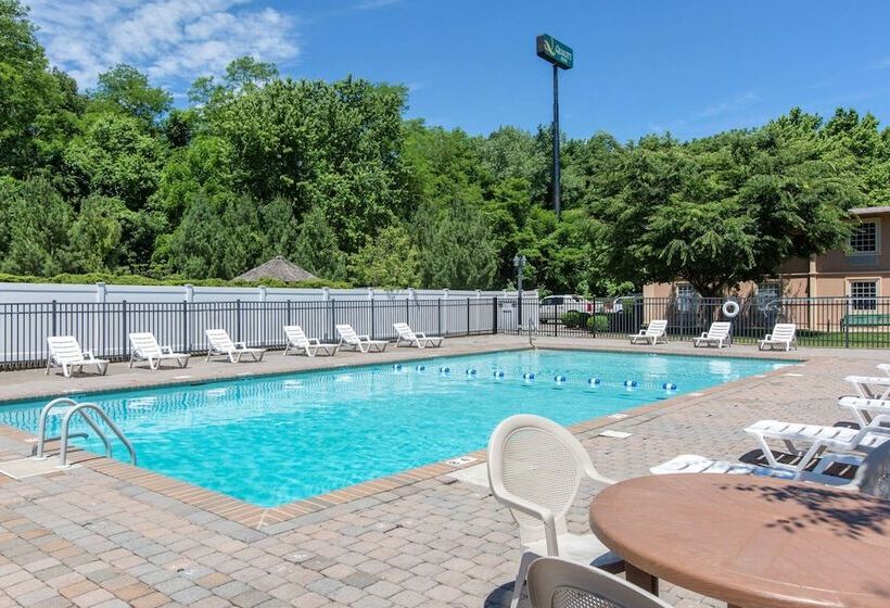 בית מלון כפרי Quality Inn Ledgewood  Dover