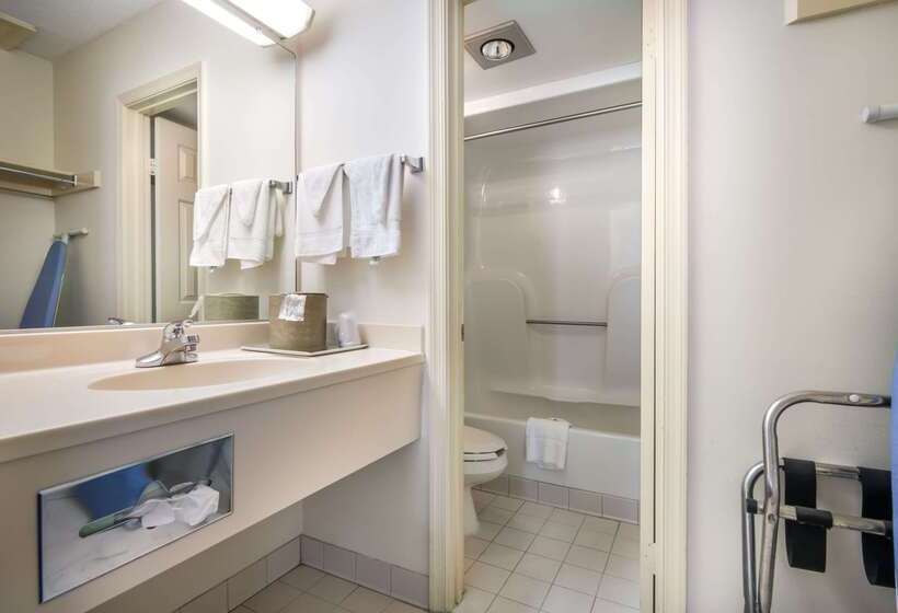 هتل Quality Inn Little Creek