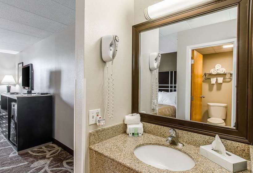 酒店 La Casa Inn & Suites Middleboro