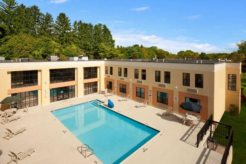酒店 La Casa Inn & Suites Middleboro