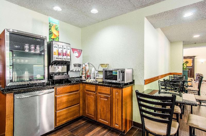 酒店 La Casa Inn & Suites Middleboro
