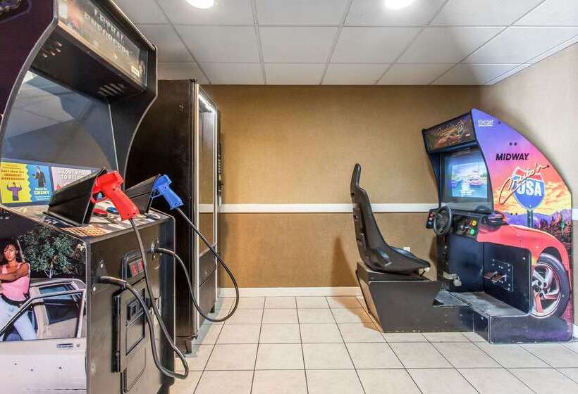 호텔 Quality Inn Milansandusky