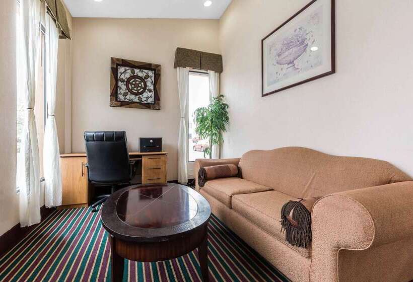 فندق Quality Inn & Suites Bloomington University Area