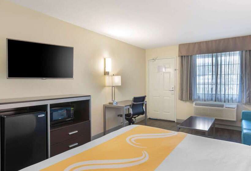 هتل Quality Inn & Suites Camarillooxnard