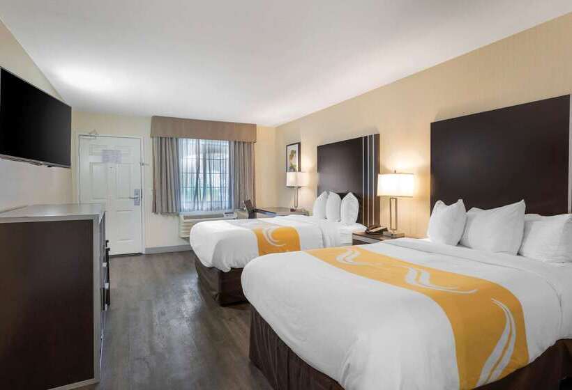 هتل Quality Inn & Suites Camarillooxnard