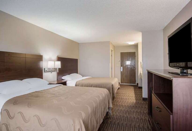 هتل Quality Inn & Suites Lawrence University Area