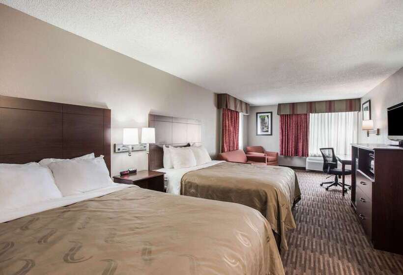 هتل Quality Inn & Suites Lawrence University Area
