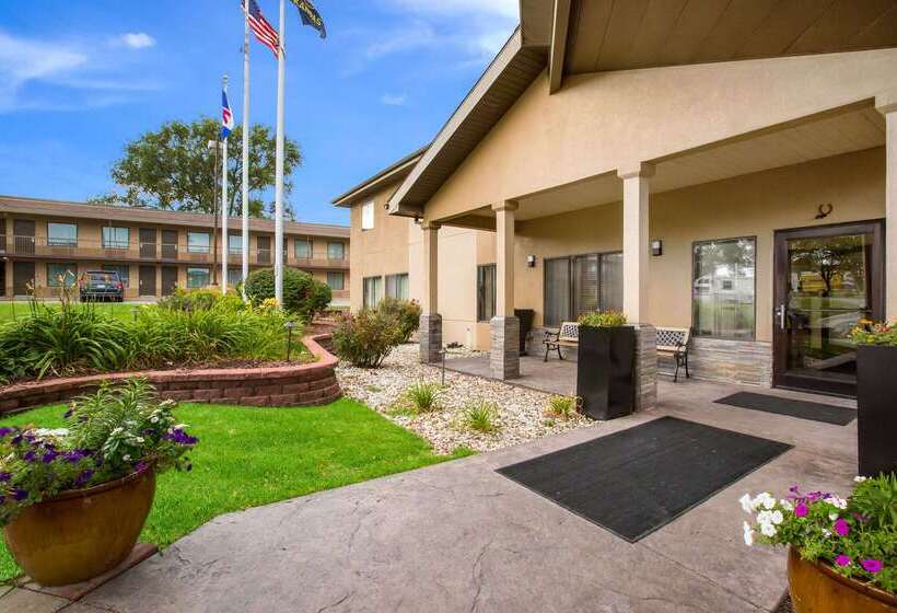 هتل Quality Inn & Suites Lawrence University Area