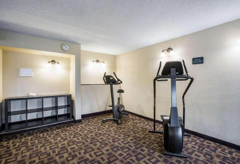 هتل Quality Inn & Suites Lawrence University Area