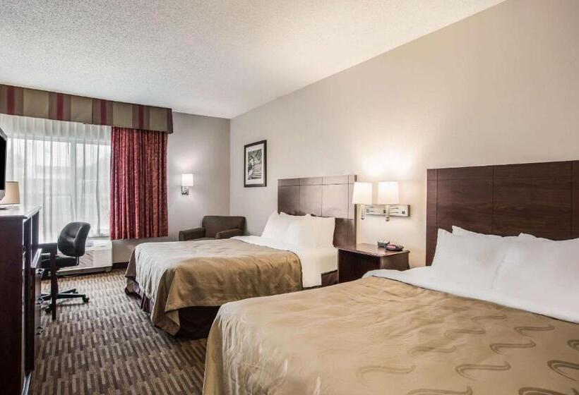 هتل Quality Inn & Suites Lawrence University Area