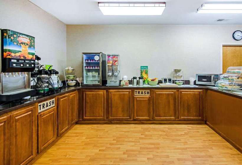 Отель Quality Inn