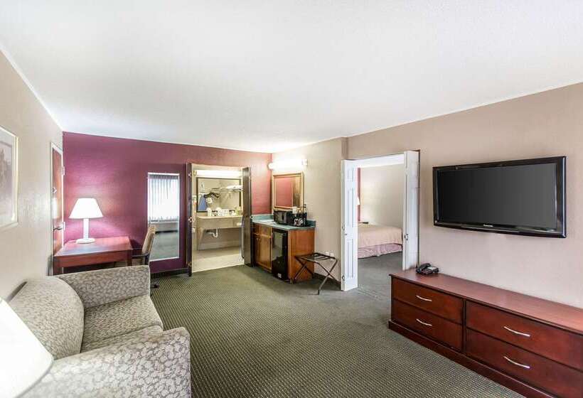 호텔 Quality Inn