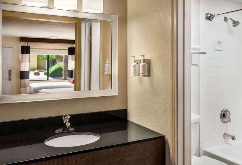 هتل Ramada By Wyndham Albuquerque Airport