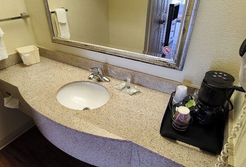 ホテル Red Roof Inn & Suites Cornelius   Lake Norman