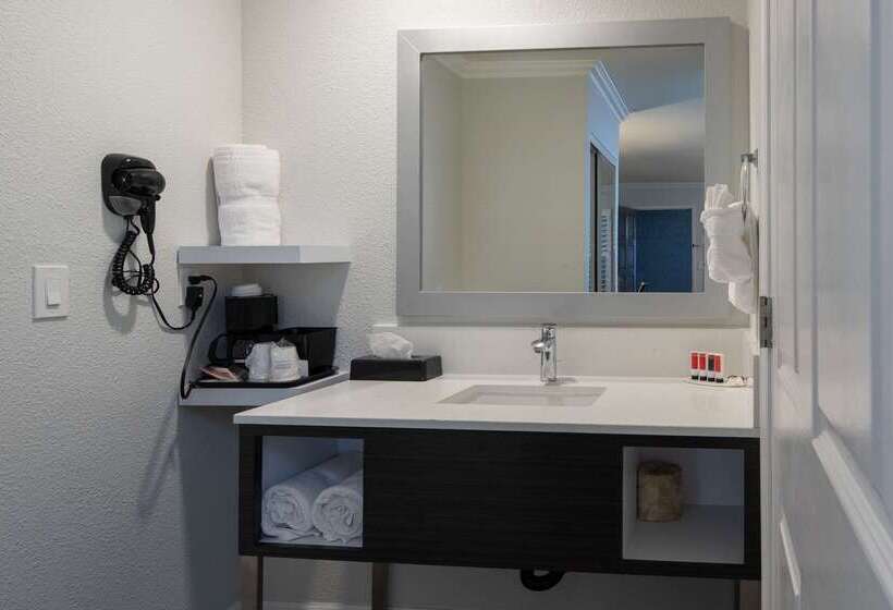 בית מלון כפרי Rodeway Inn Milpitas Near Great Mall