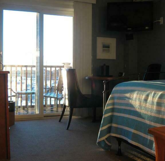 בית מלון כפרי The Inn At Crystal Cove On Boston Harbor
