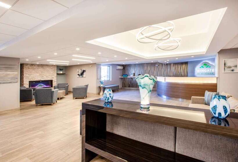 هتل Wingate By Wyndham Detroit Metro Airport