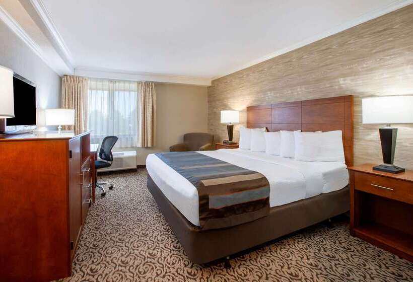 هتل Wingate By Wyndham Detroit Metro Airport