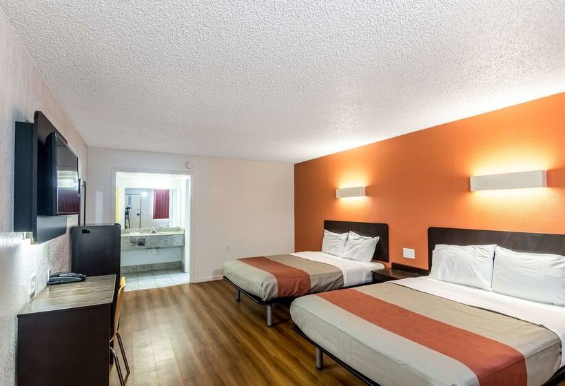 فندق على الطريق Whitten Inn