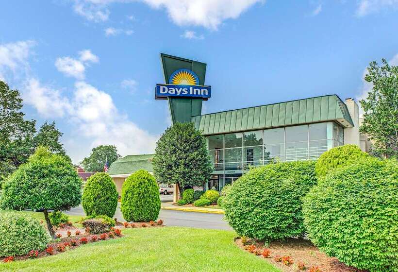 مُتل Days Inn By Wyndham Arlington/washington Dc
