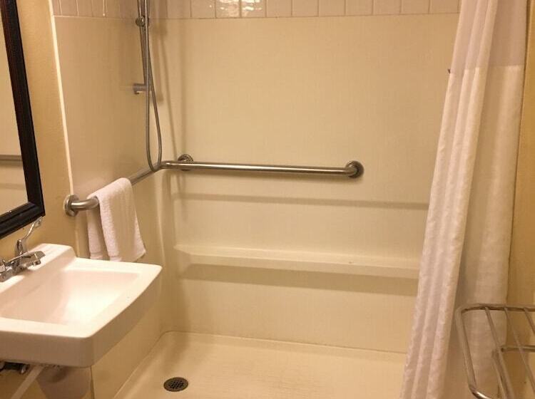 מוטל Days Inn By Wyndham Brooksville