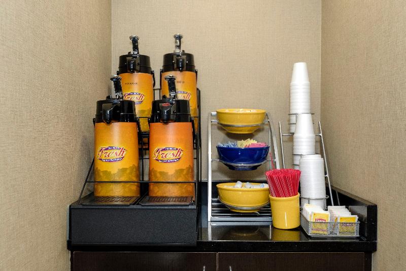 모텔 Red Roof Inn & Suites Newburgh   Stewart Airport West Point