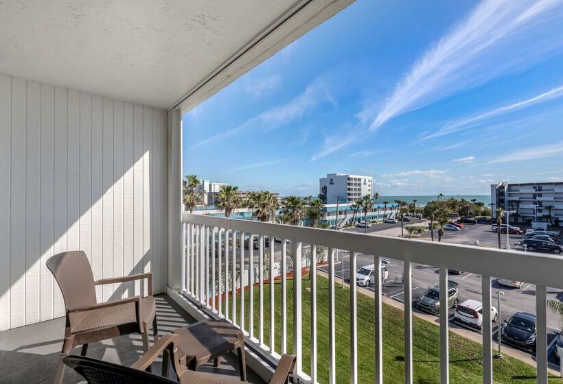 منتجع Best Western Cocoa Beach Hotel & Suites