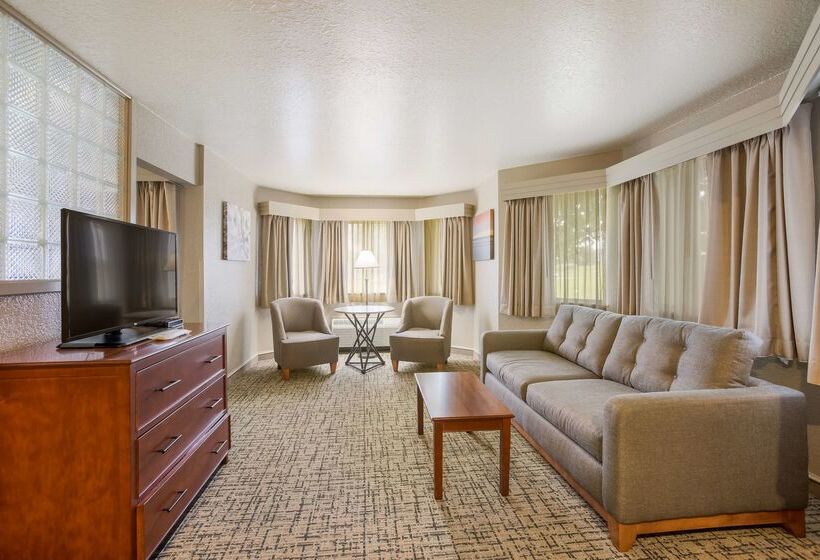 Отель Best Western Harbour Pointe Lakefront