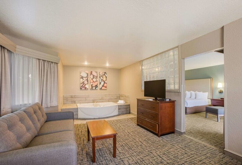 فندق Best Western Harbour Pointe Lakefront