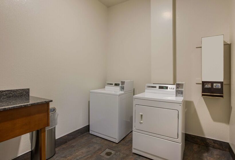 Отель Best Western Harbour Pointe Lakefront