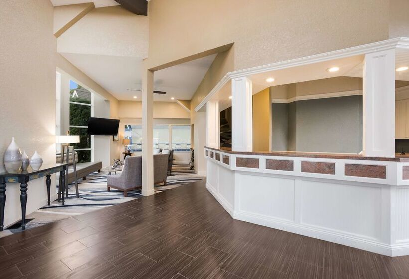 호텔 Best Western Harbour Pointe Lakefront