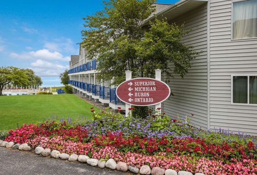 Отель Best Western Harbour Pointe Lakefront