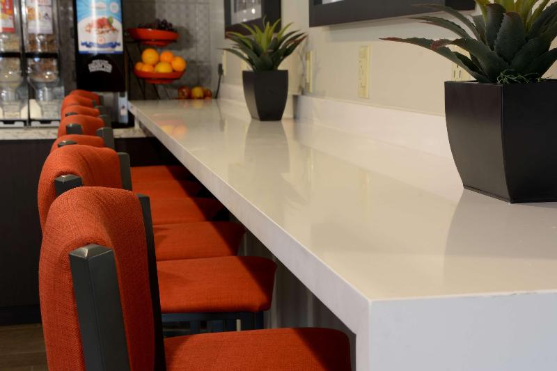 هتل Best Western Plus Austin Central