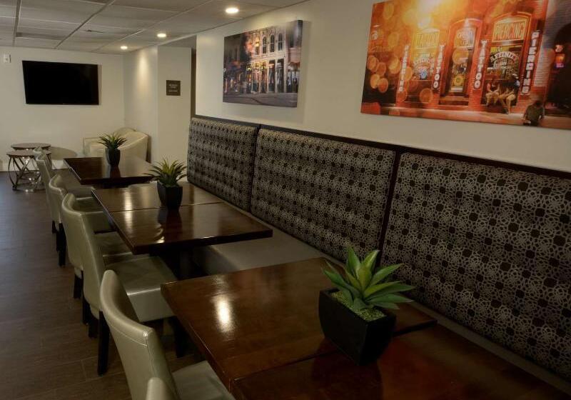 هتل Best Western Plus Austin Central