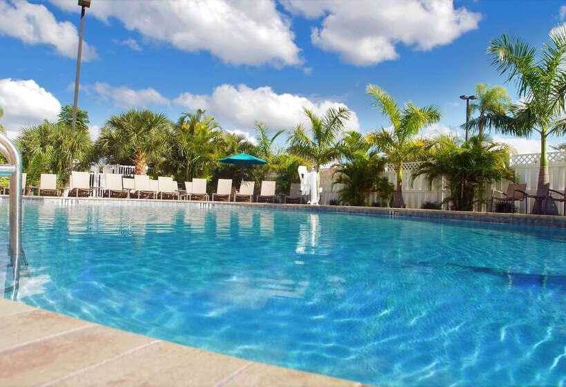 فندق Spark By Hilton Sarasota Siesta Key Gateway