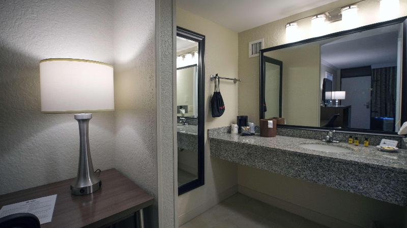 فندق Spark By Hilton Sarasota Siesta Key Gateway