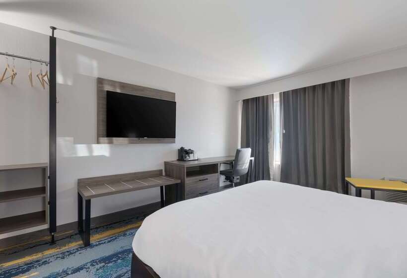 فندق Clarion Pointe Okc Airport