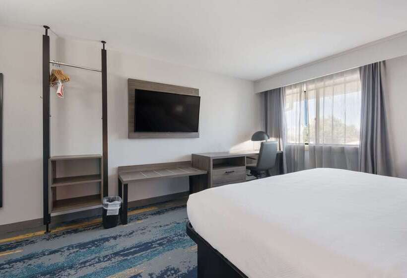 فندق Clarion Pointe Okc Airport