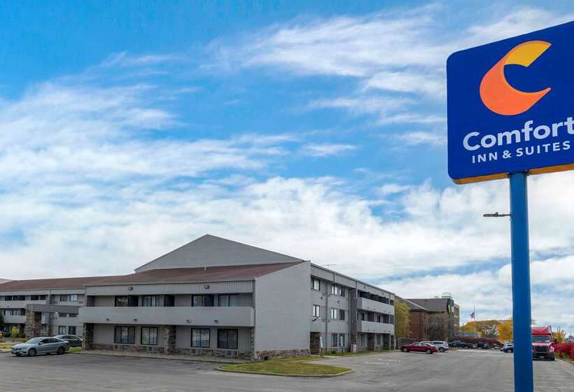 فندق Comfort Inn & Suites North At The Pyramids